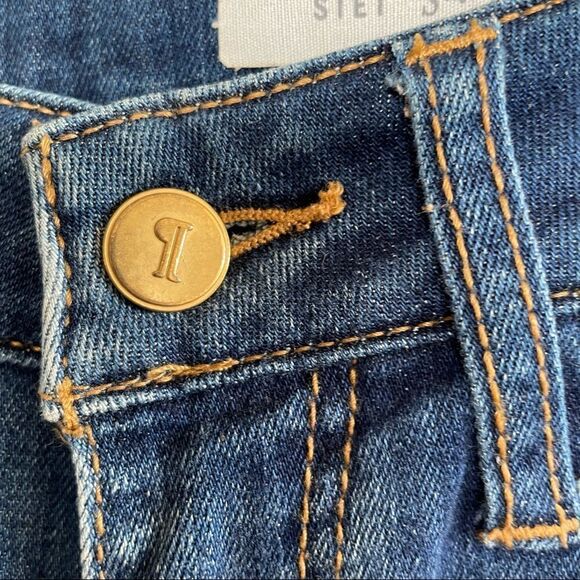 Pilcro and the letterpress denim shorts - size 25 - Picture 6 of 7